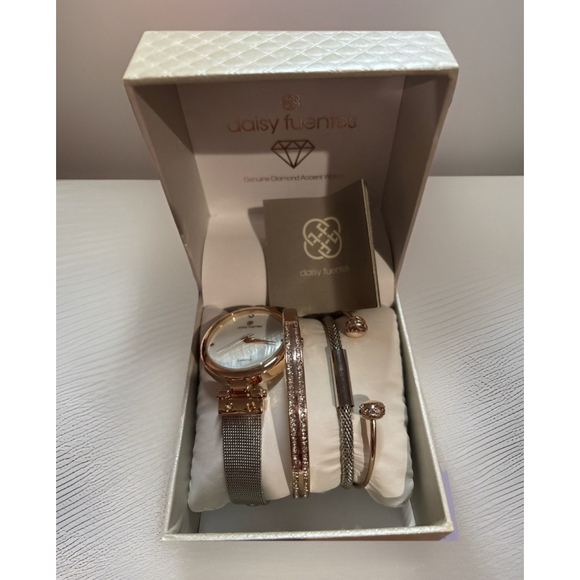 Daisy Fuentes Womens Elegant Style Two tone Rose Gold/Silver Watch Set DF202TTRG - Picture 3 of 7